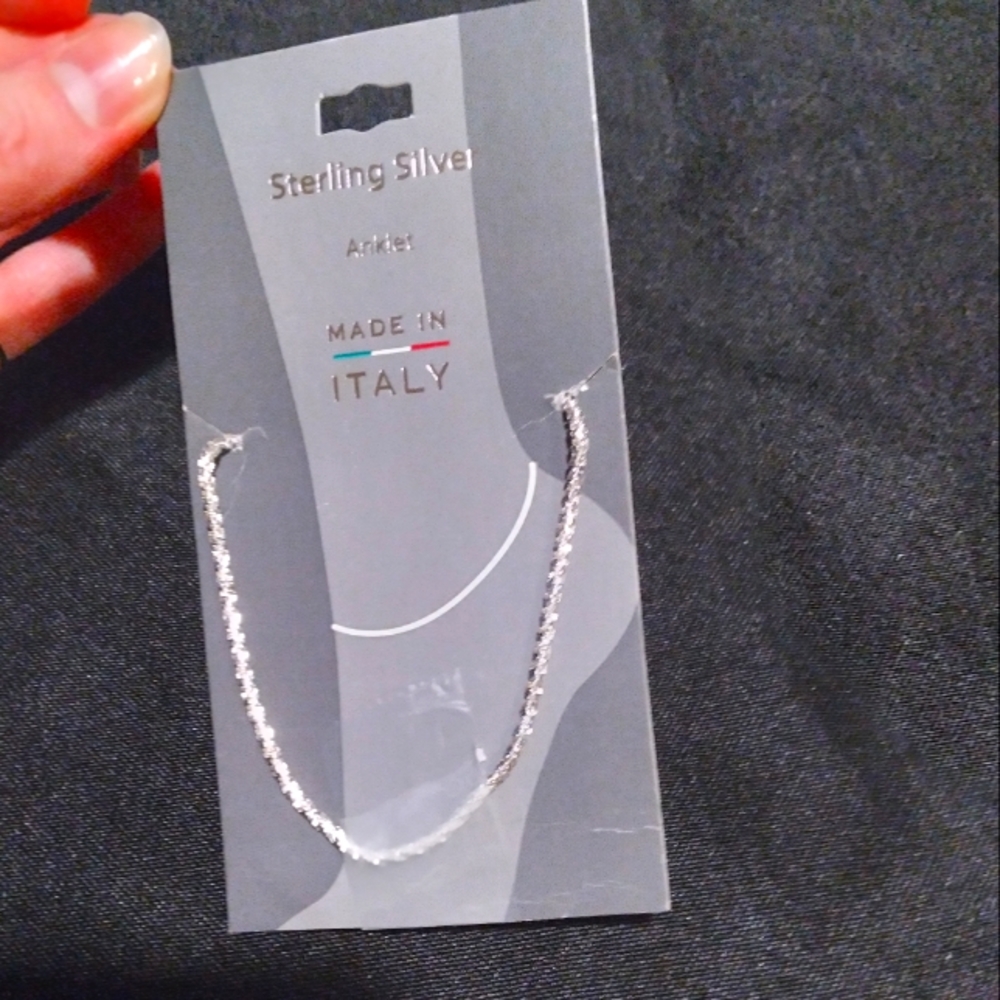 BRAND NEW NEVER WORN sterling silver anklet.
